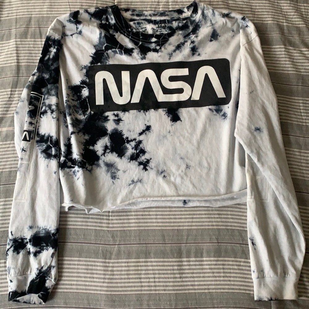 Long sleeved cropped shirt! Black and White tie dye NASA shirt!